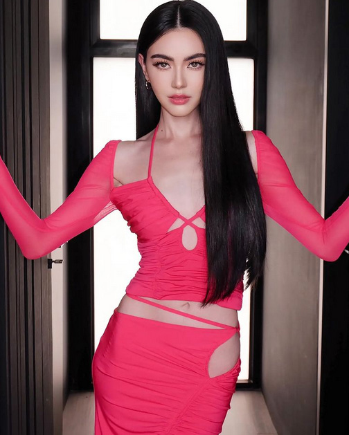 ใหม่ ดาวิกา